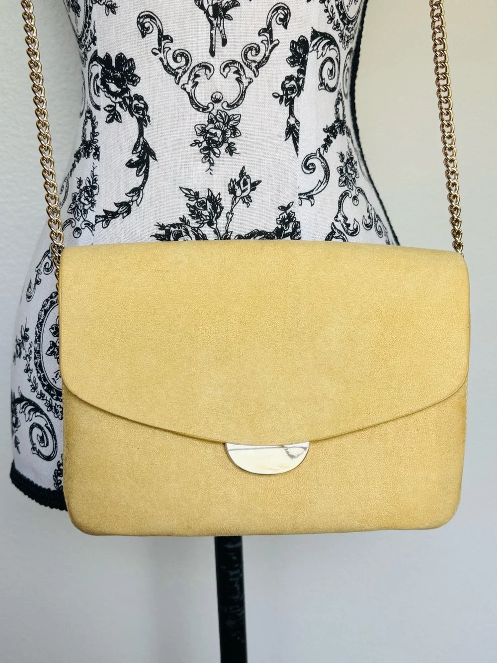 H&M Yellow Suede Crossbody Bag with Gold Chain Strap - Picture 3 of 13
